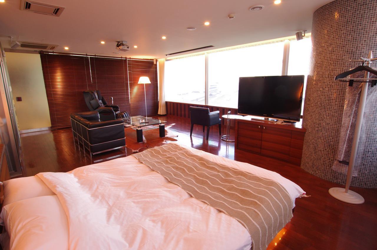 Blue Hotel Octa (Adults Only) Sapporo Ngoại thất bức ảnh